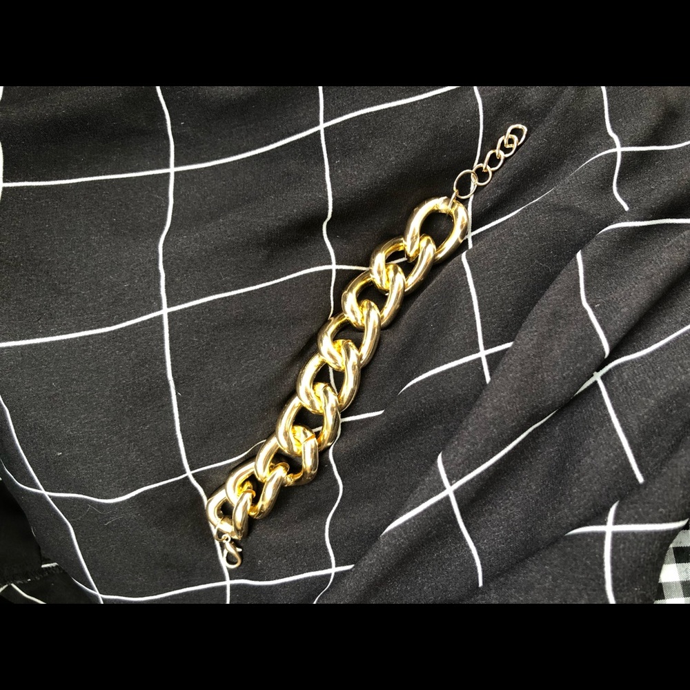 Large Chain Bracelet * - Picture 2 of 3